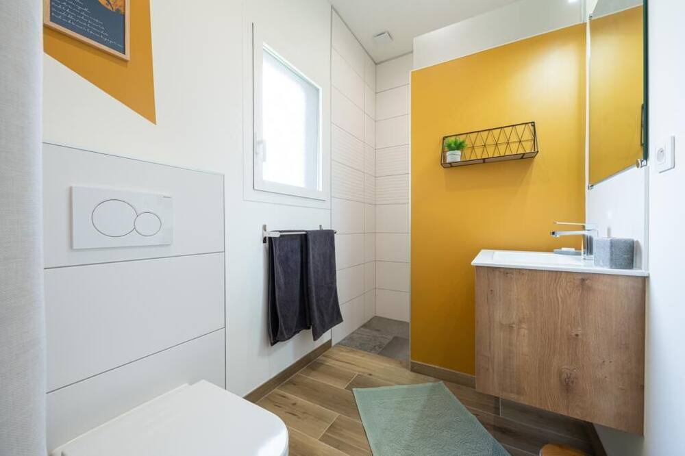 Photo of Bathroom in Bonne