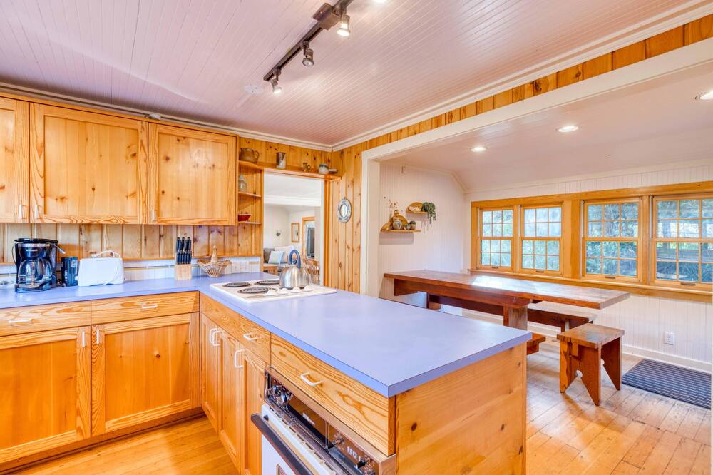Photo of Kitchen in Rockaway Beach