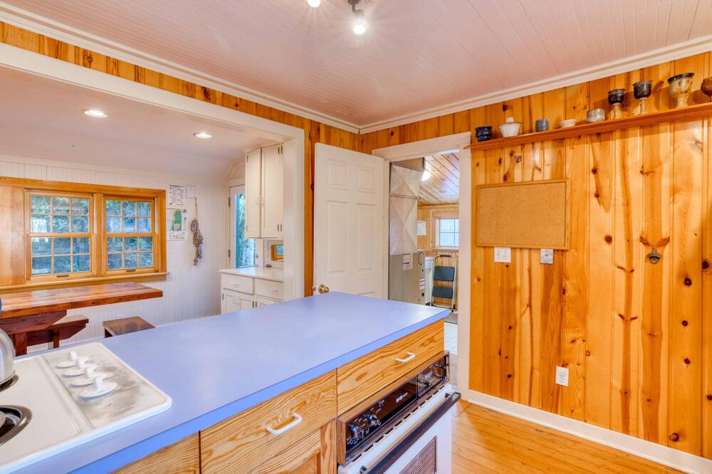 Photo of Kitchen in Rockaway Beach