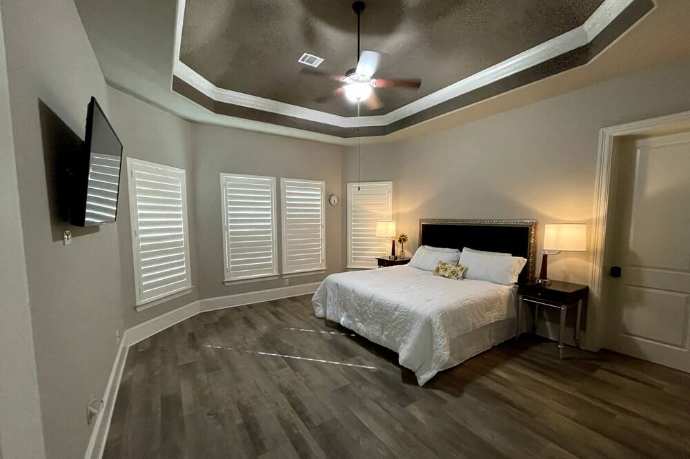 Photo of Bedroom in Humble