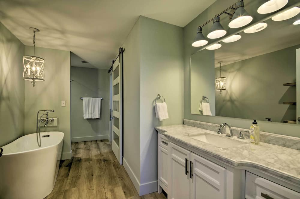 Photo of Bathroom in Rolla