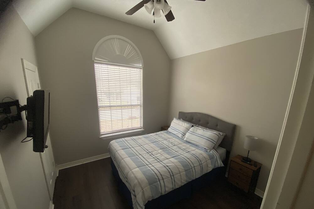 Photo of Bedroom in Seven Coves