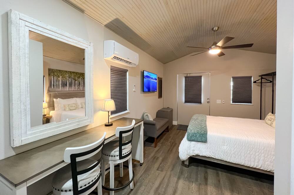Photo of Bedroom in Valrico