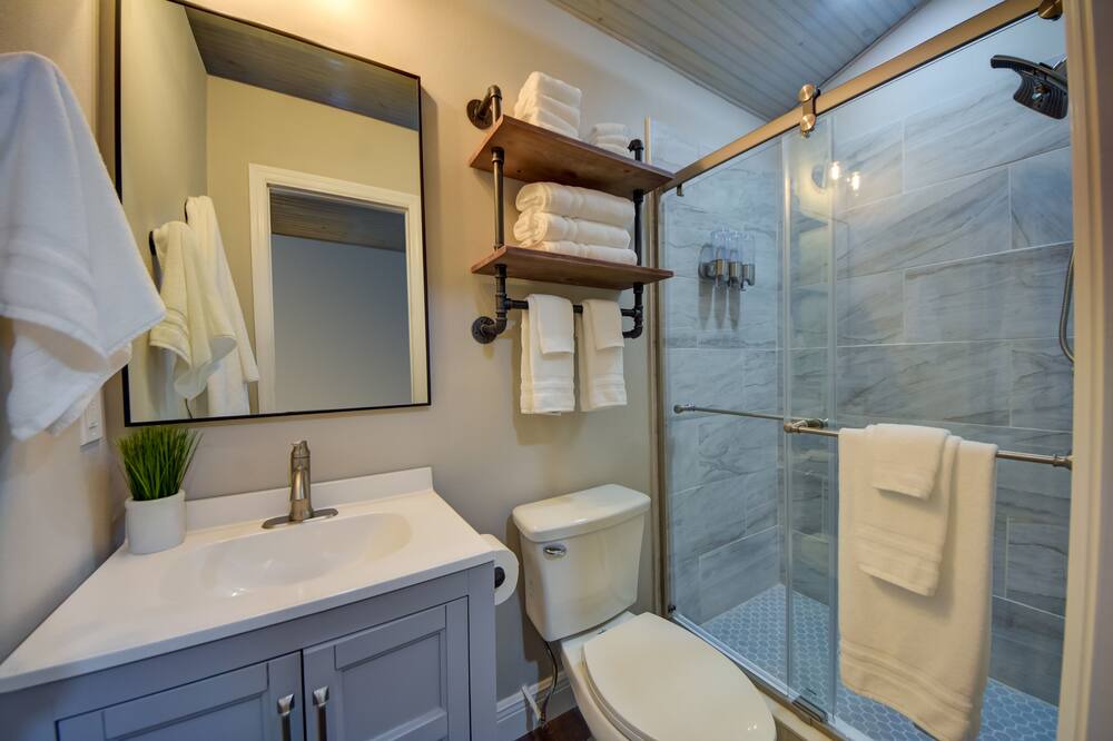 Photo of Bathroom in Valrico
