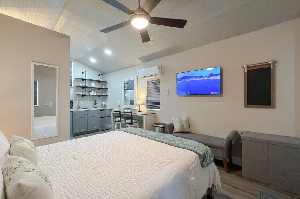 Photo of Bedroom in Valrico