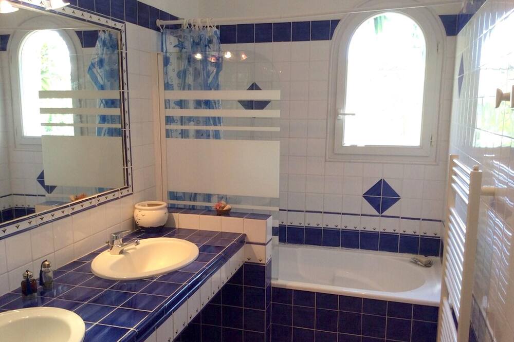 Photo of Bathroom in Cabestany