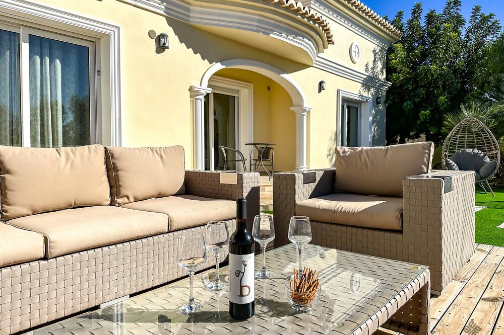 Photo of Outdoor in Arnella