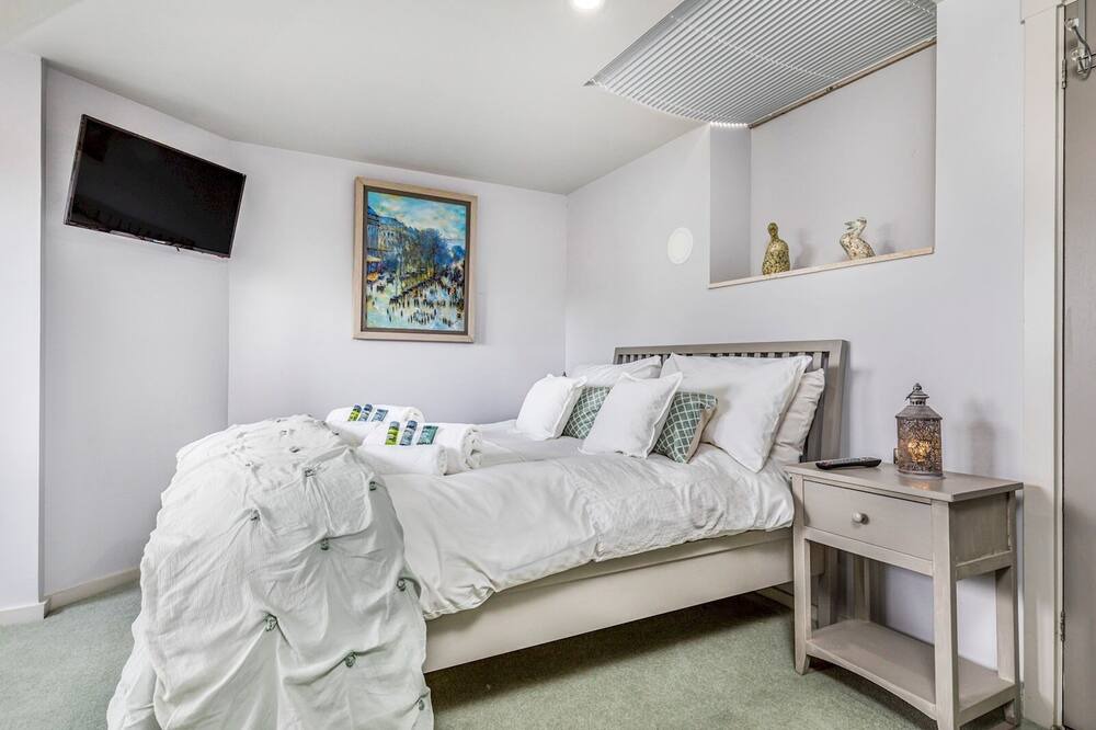 Photo of Bedroom in Fishbourne