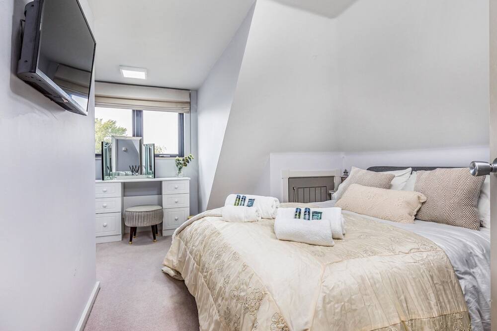 Photo of Bedroom in Fishbourne