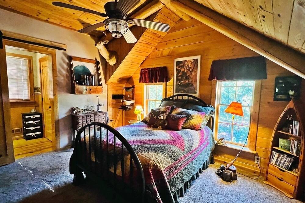 Photo of Bedroom in Cookson
