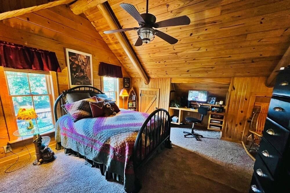 Photo of Bedroom in Cookson