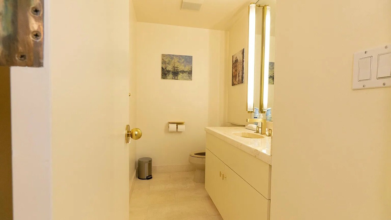 Photo of Others in Financial District