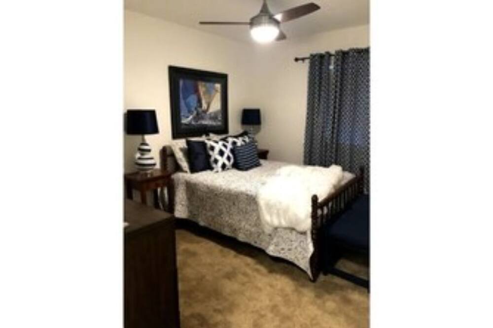 Photo of Bedroom in Maysville