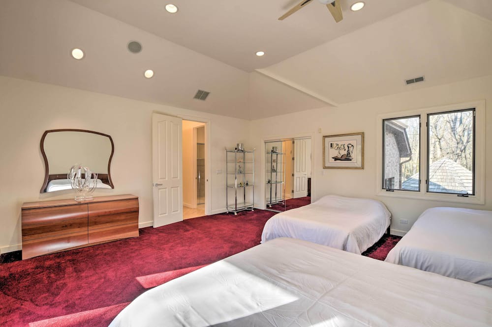 Photo of Bedroom in Riverwoods