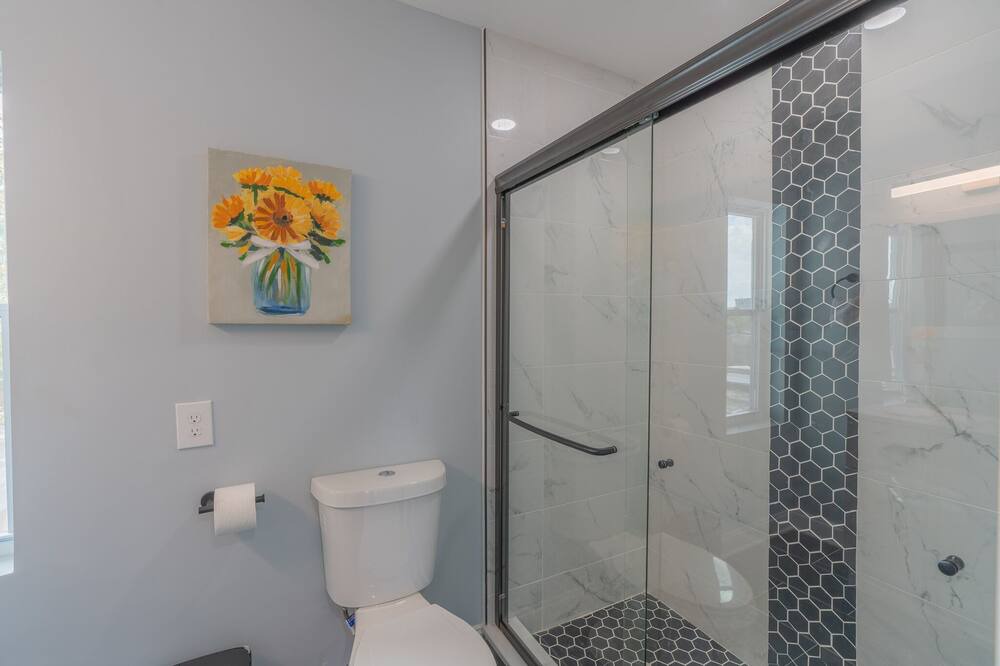 Photo of Bathroom in Brewerytown