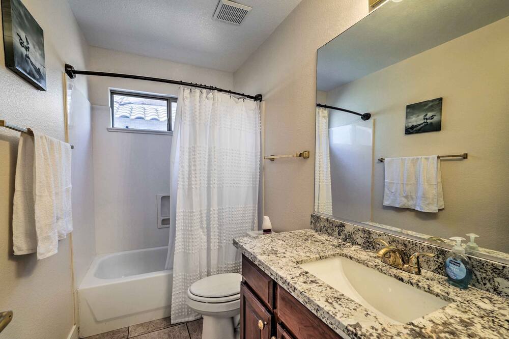 Photo of Bathroom in Entrada