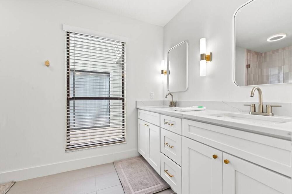 Photo of Bathroom in Sawgrass