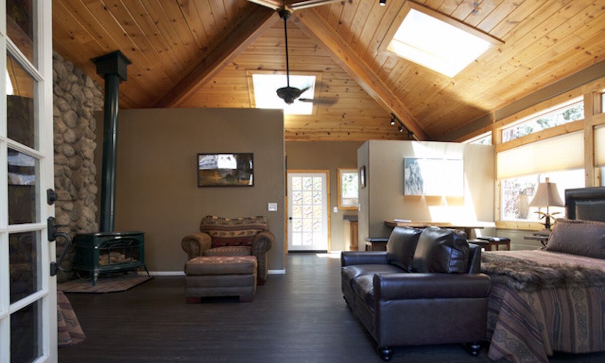 Photo of Bedroom in Idyllwild