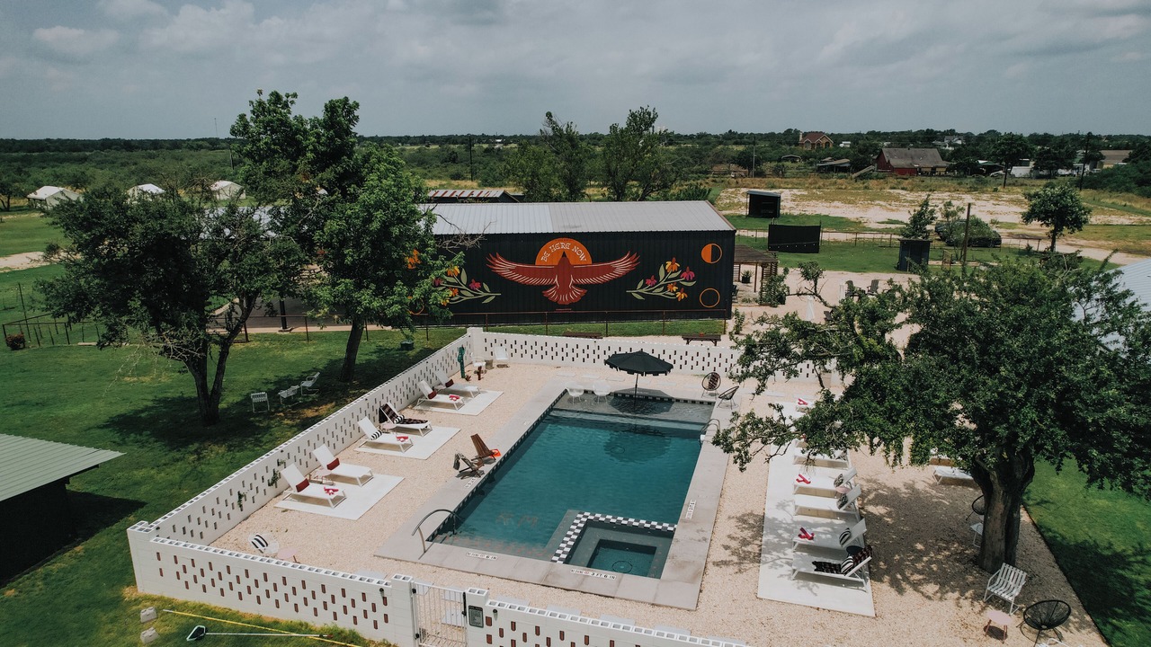 Photo of Outdoor in Manor