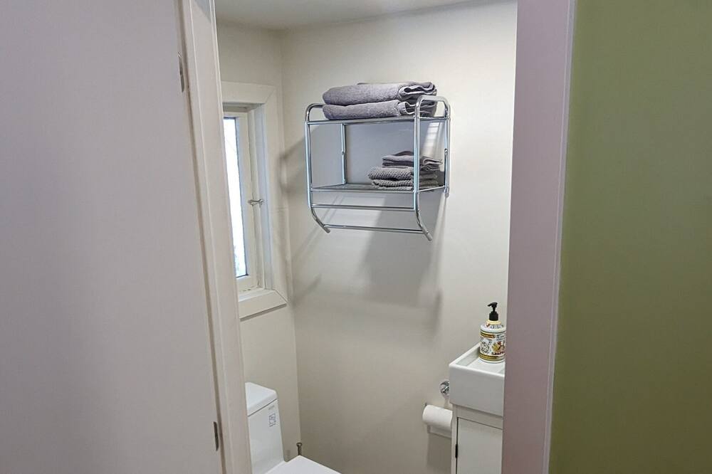 Photo of Bathroom in Saint-Mathieu-du-Parc