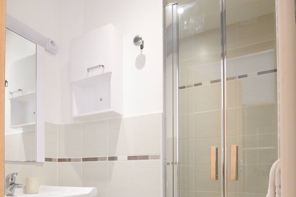 Photo of Bathroom in Dieppe