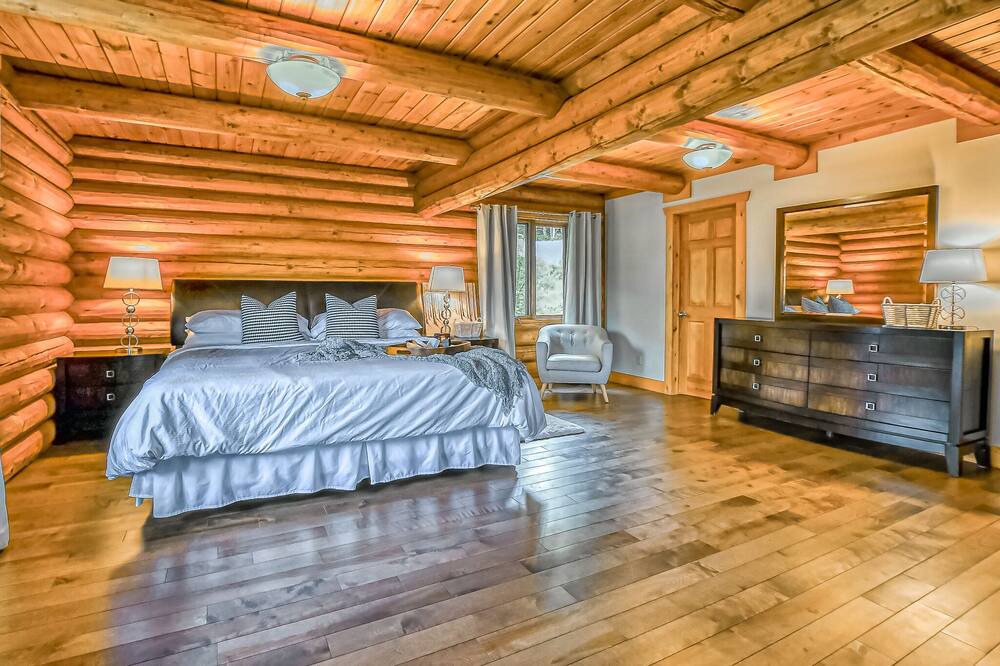 Photo of Bedroom in Saint-Faustin-Lac-Carre