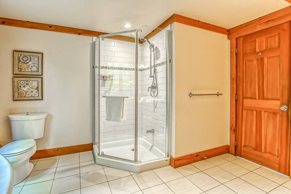 Photo of Bathroom in Saint-Faustin-Lac-Carre