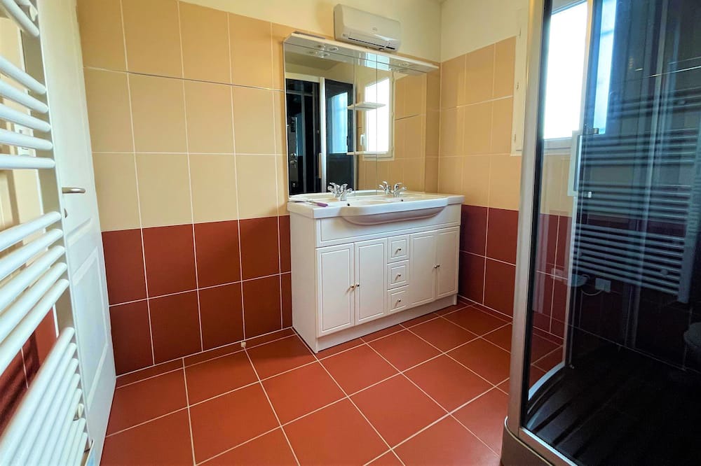 Photo of Bathroom in Lapalud