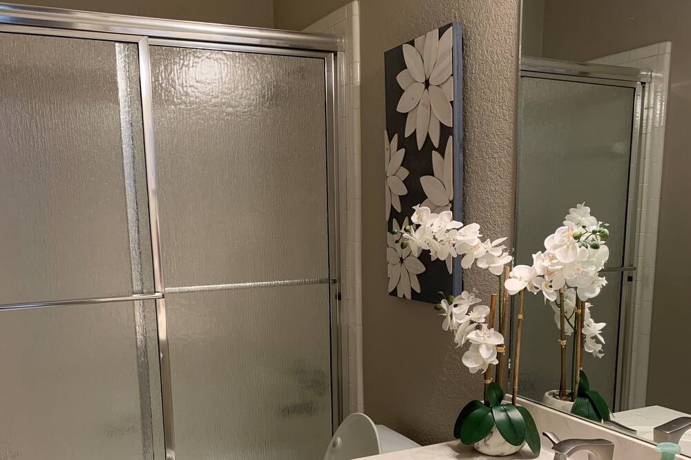 Photo of Bathroom in Morgans Point Resort