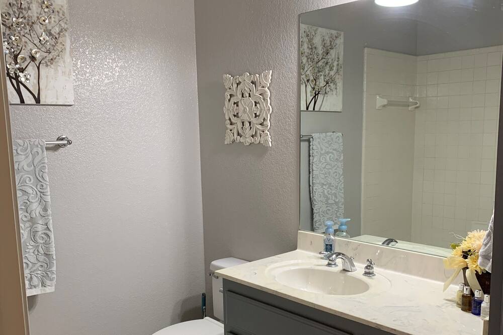Photo of Bathroom in Morgans Point Resort