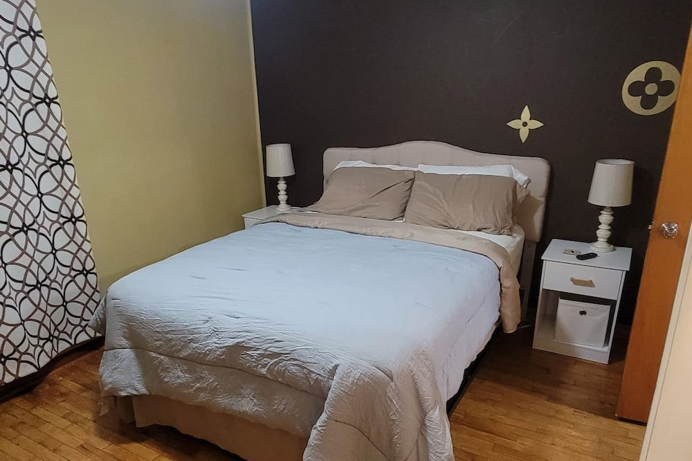 Photo of Bedroom in Trenton