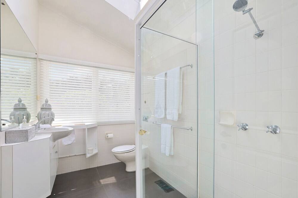 Photo of Others in Whale Beach