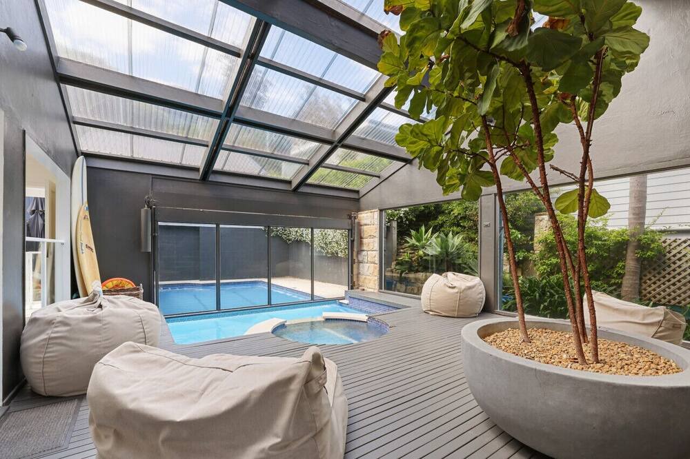 Photo of Others in Whale Beach