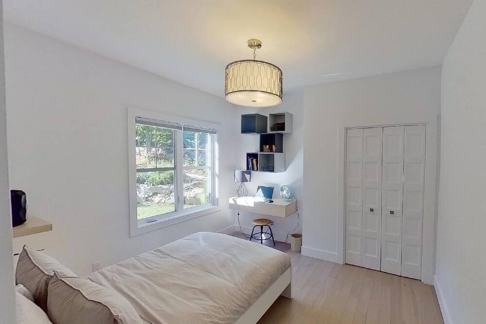Photo of Bedroom in Mille-Isles