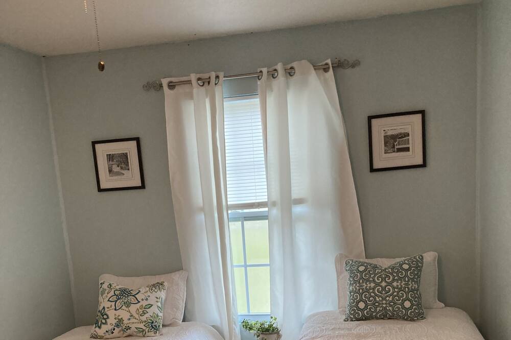 Photo of Bedroom in Votaw
