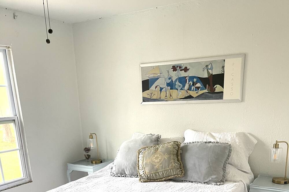 Photo of Bedroom in Votaw