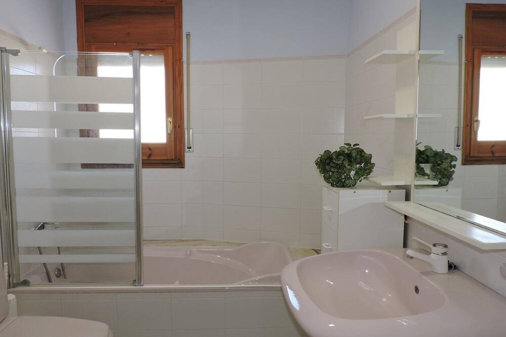 Photo of Bathroom in Miami Platja