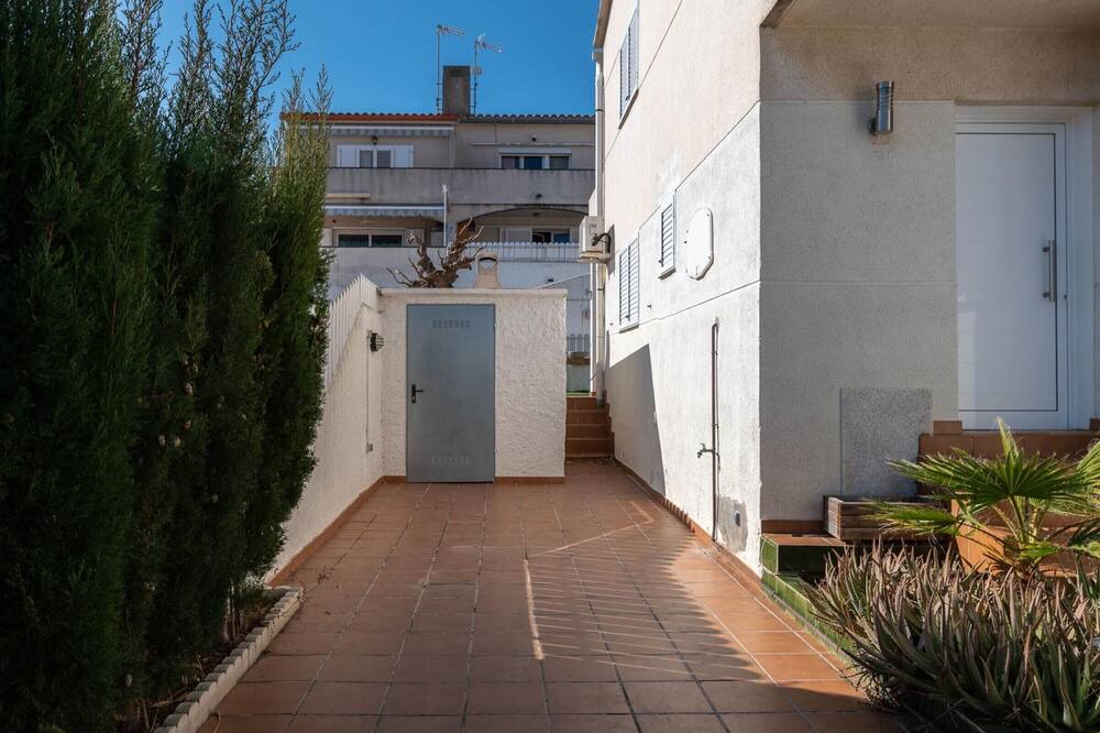 Photo of Outdoor in Clara