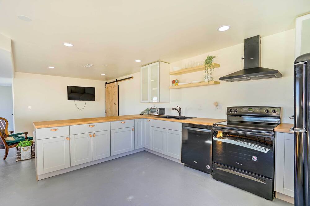 Photo of Kitchen in Lake Point