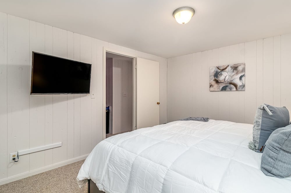 Photo of Bedroom in Elgin