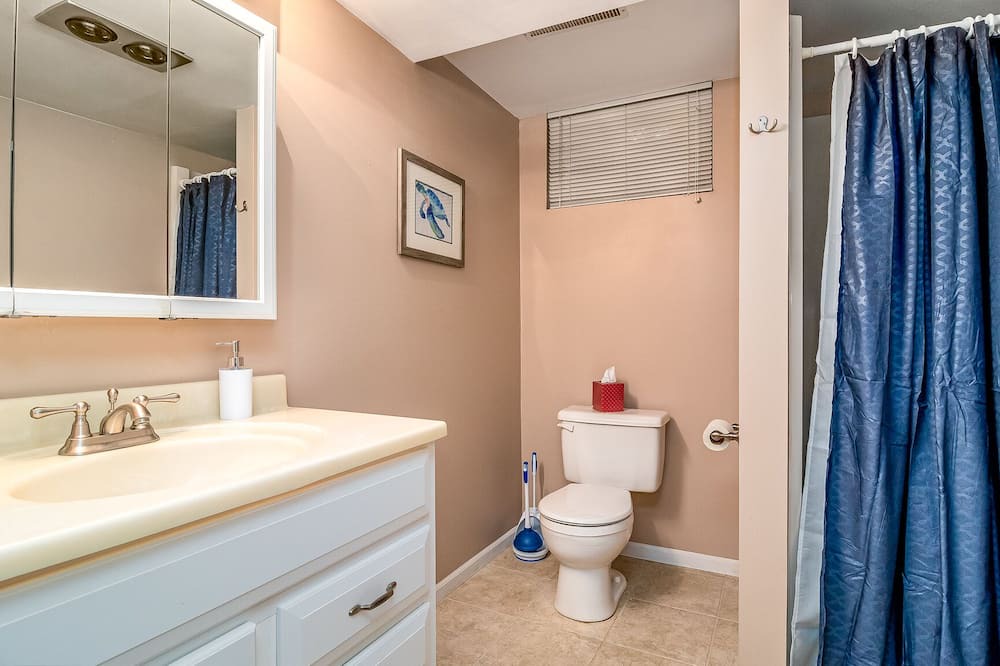 Photo of Bathroom in Elgin