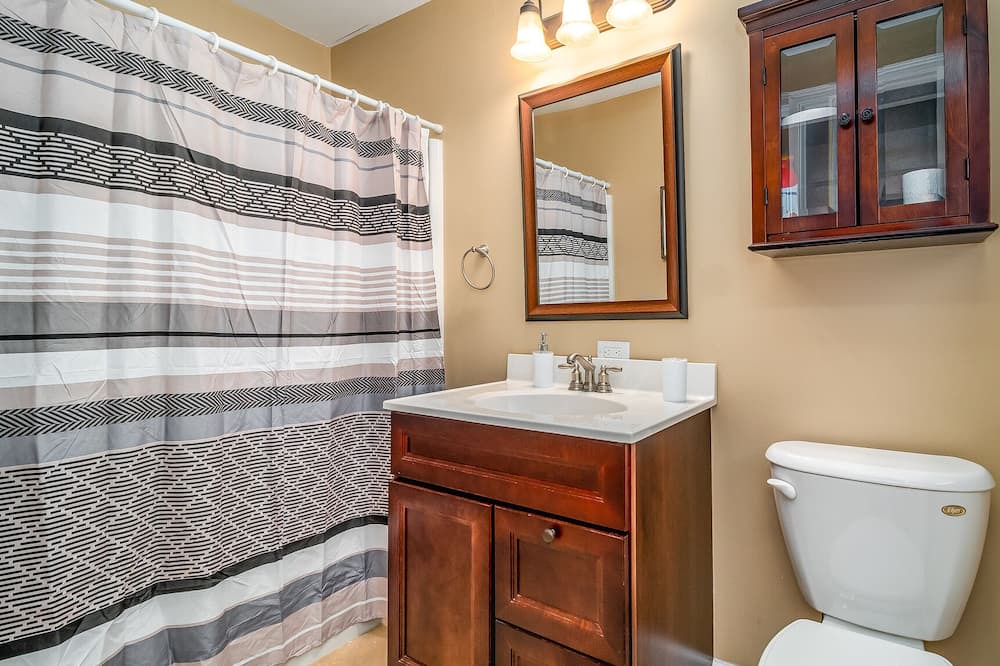 Photo of Bathroom in Elgin