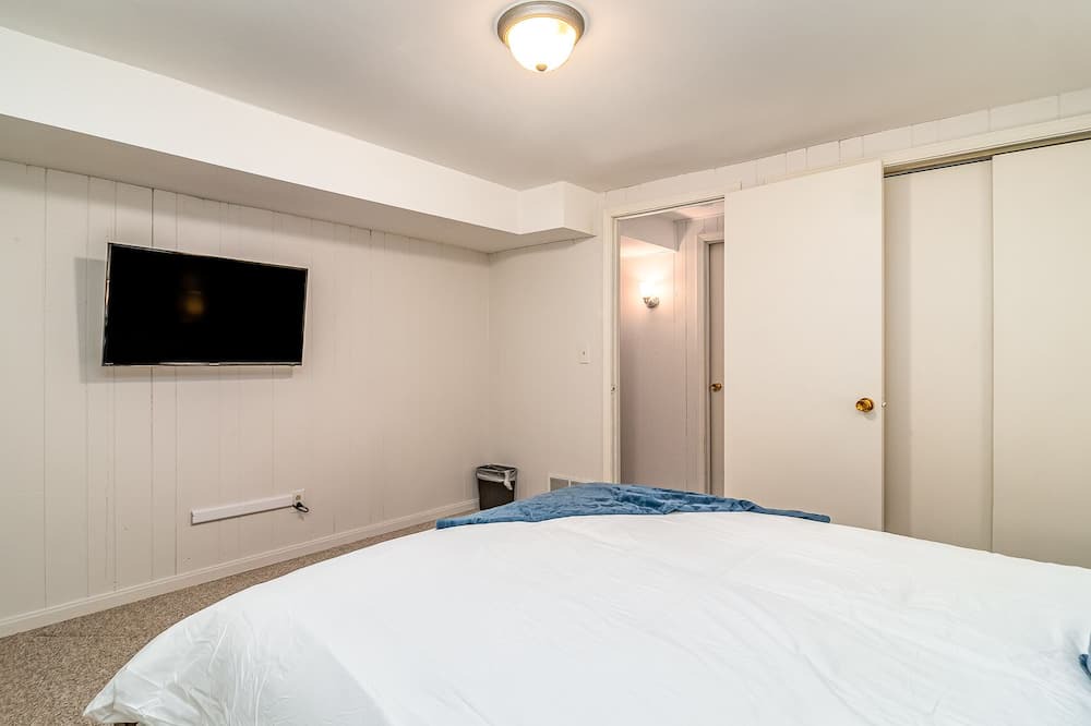 Photo of Bedroom in Elgin