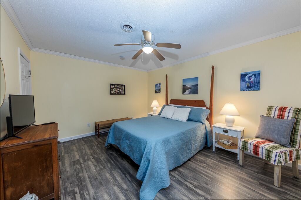 Photo of Others in Pine Knoll Shores