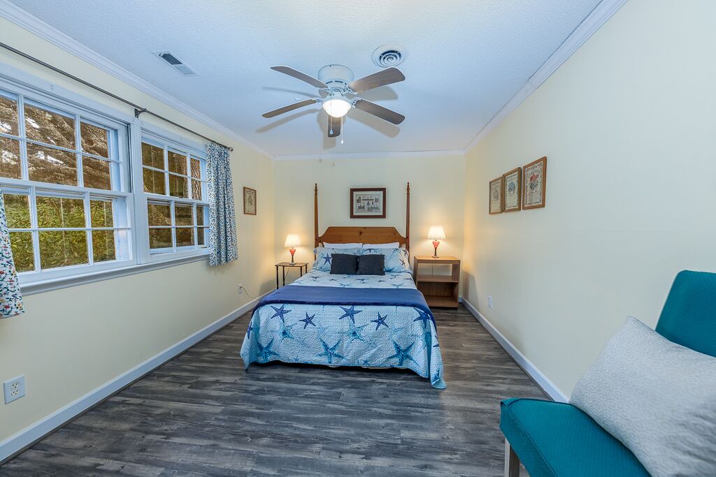Photo of Others in Pine Knoll Shores