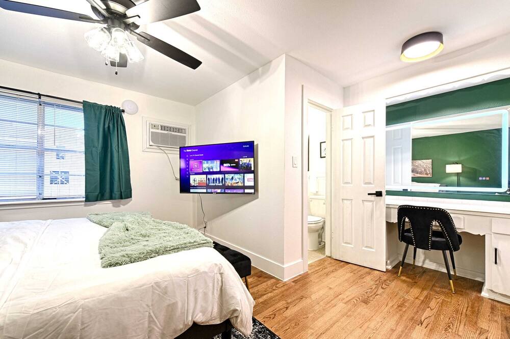 Photo of Bathroom in Bryan Place