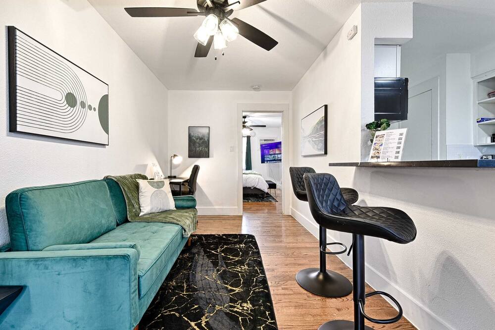 Photo of Livingroom in Bryan Place