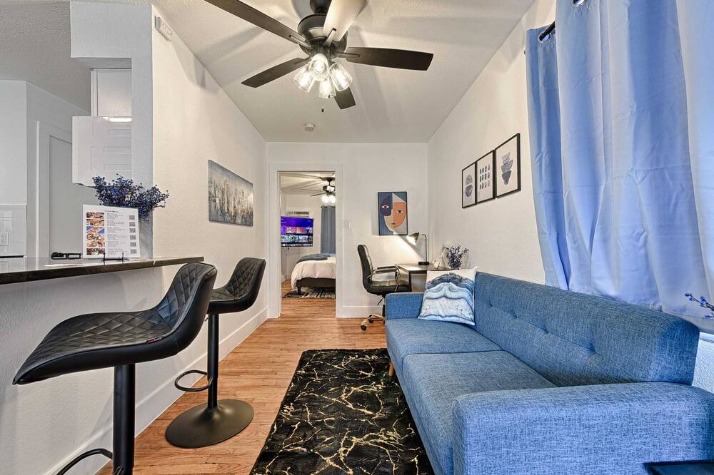 Photo of Livingroom in Bryan Place