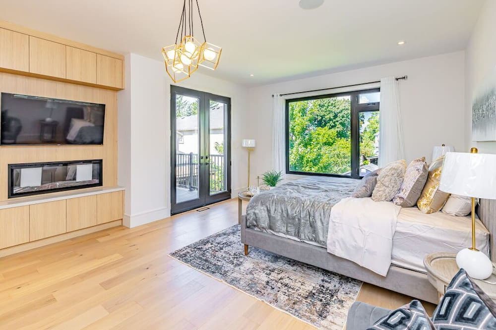 Photo of Bedroom in Lakeview