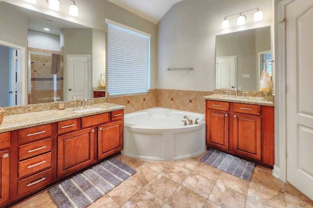 Photo of Bathroom in Jersey Village